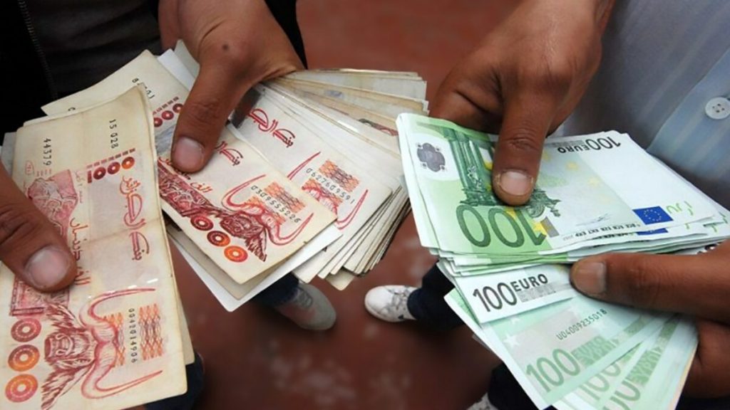 dinar alg rien l euro et le dollar stagnent des ni