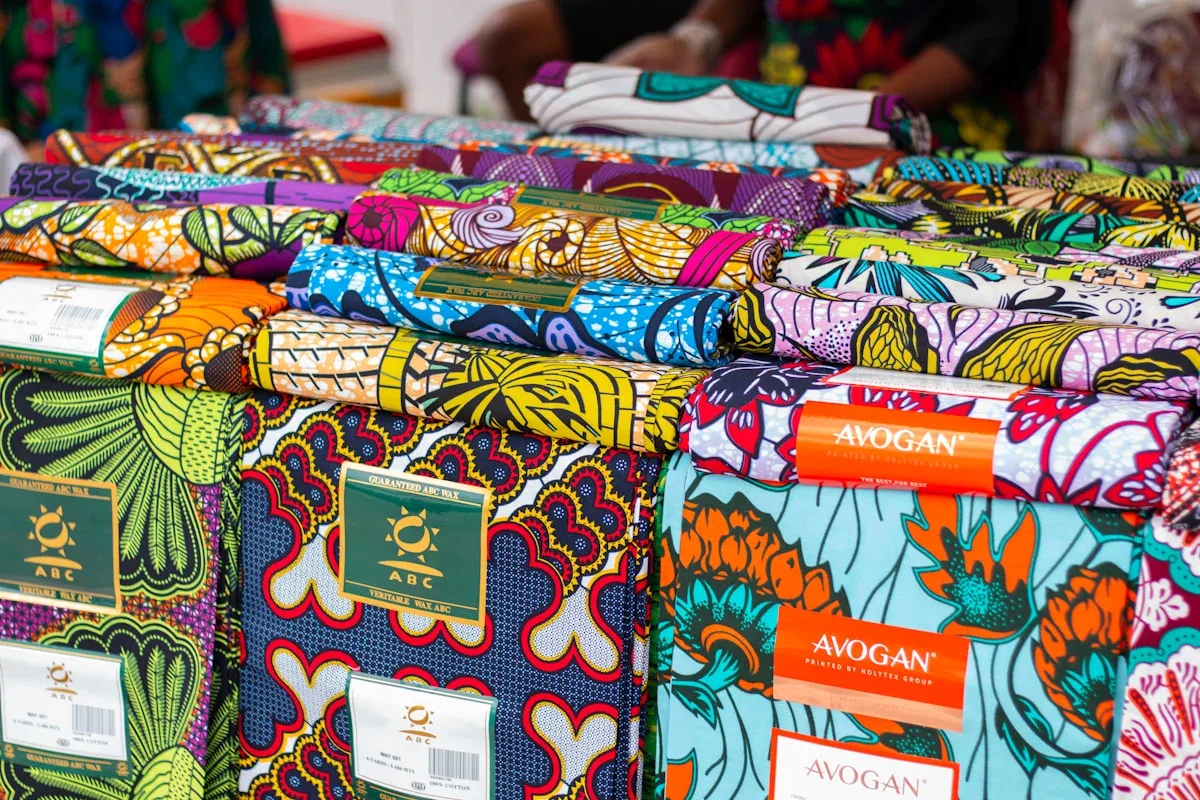 Guide 2026 : Importer des Textiles Chinois en Algérie