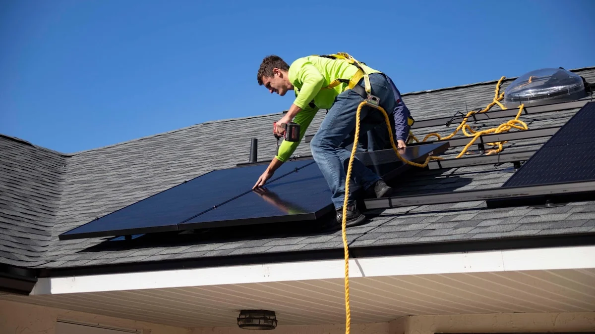 Installation panneaux solaires en Algérie : Guide complet